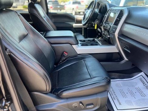 Used 2019 Ford F350 Lariat image 18