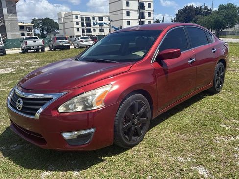 Used 2015 Nissan Altima 2.5 S w/ Power Driver Seat Package FWD image 1