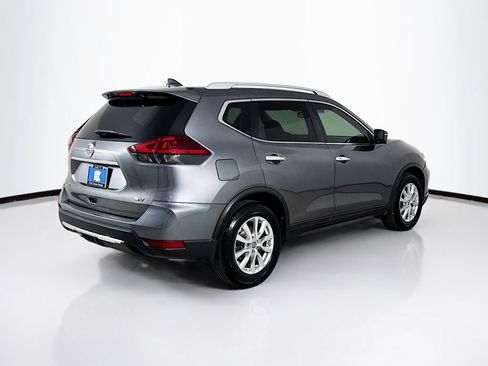 Used 2018 Nissan Rogue SV w/ Premium Package FWD image 8