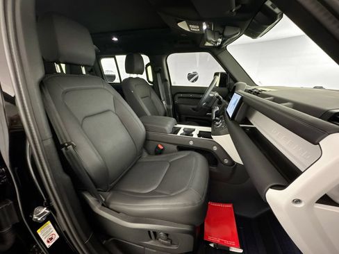 Certified 2025 Land Rover Defender 110 S AWD/4WD image 29