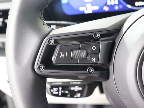 Certified 2025 Porsche Macan Electric image 20