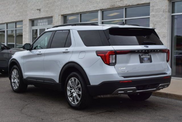Used 2026 Ford Explorer Active w/ Active Comfort Package AWD/4WD image 10
