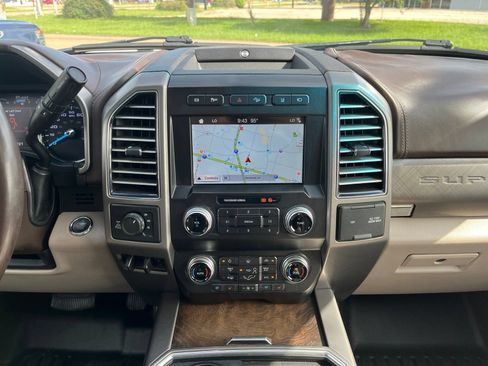 Used 2019 Ford F350 Limited AWD/4WD image 10
