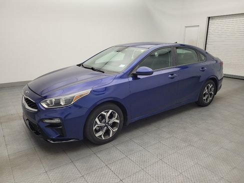 Used 2019 Kia Forte LXS FWD image 2