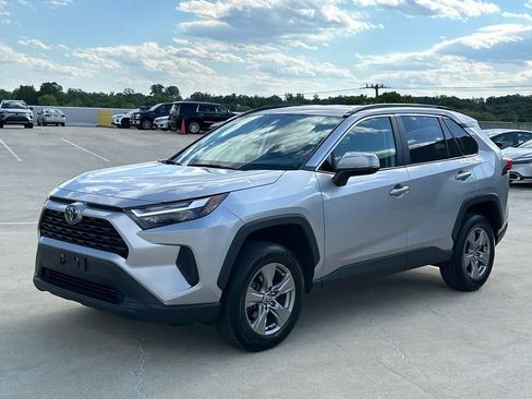 Used 2024 Toyota RAV4 XLE FWD image 2