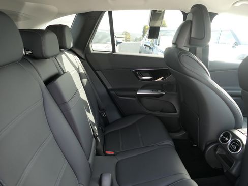 Used 2025 Mercedes-Benz GLC 350e 4MATIC image 25