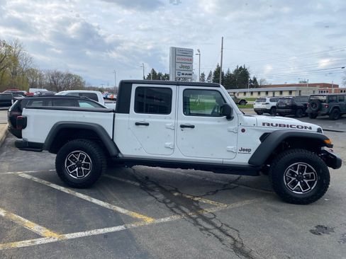 Used 2026 Jeep Gladiator Rubicon w/ Dual Top Group AWD/4WD image 58