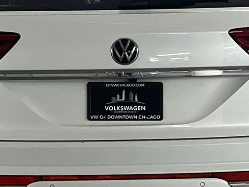 Certified 2022 Volkswagen Atlas Cross Sport SEL Premium R-Line w/ Cross Sport MDO Package AWD/4WD image 36