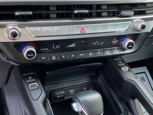 Used 2025 Kia Telluride S AWD/4WD image 18