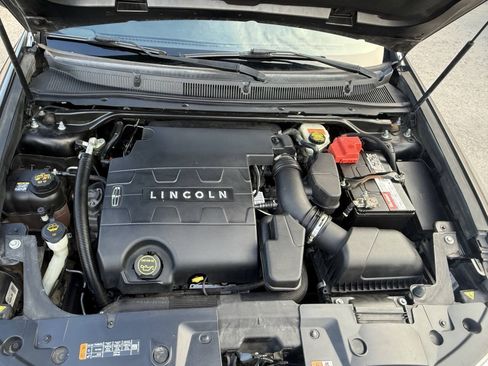 Used 2016 Lincoln MKS FWD image 34