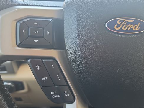 Used 2015 Ford F150 Lariat w/ Equipment Group 502A Luxury RWD image 14