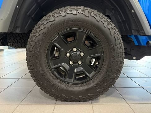 Used 2022 Jeep Gladiator Mojave w/ LED Lighting Group AWD/4WD image 9