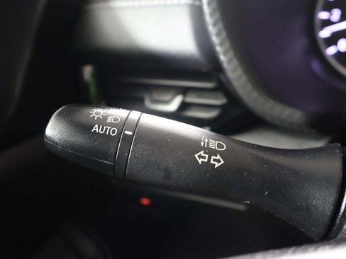 Used 2024 Nissan Sentra SV FWD image 37