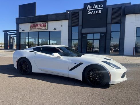 Used 2018 Chevrolet Corvette Stingray w/ Carbon Flash Badge Package image 5