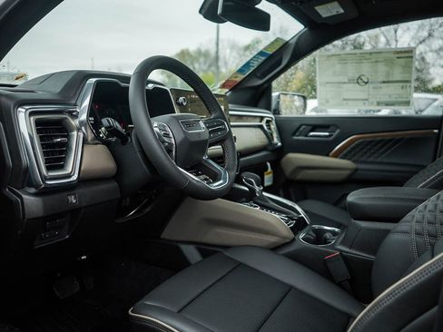 New 2026 GMC Canyon Denali image 16