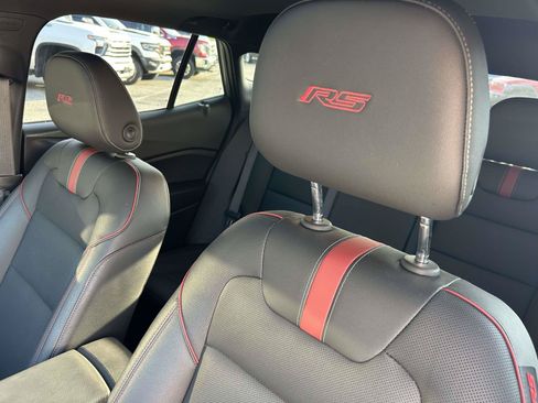 Used 2024 Chevrolet Trax RS w/ Sunroof Package FWD image 19