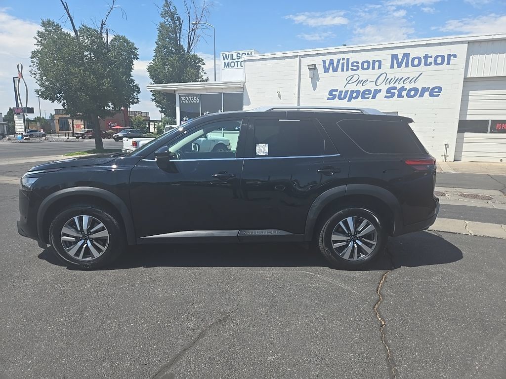 Used 2025 Nissan Pathfinder SL AWD/4WD image 8