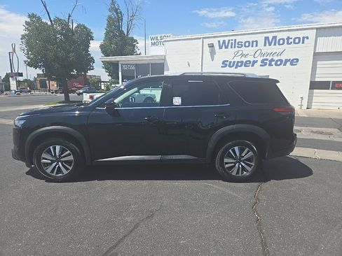 Used 2025 Nissan Pathfinder SL AWD/4WD image 8