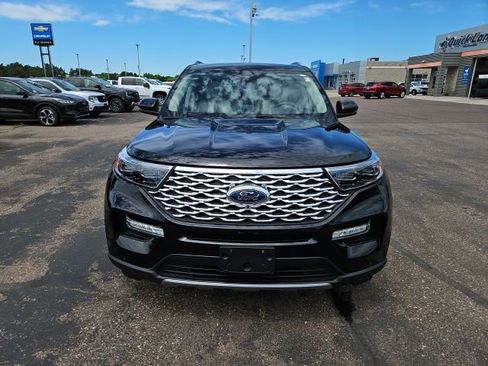 Used 2023 Ford Explorer Platinum w/ Technology Package image 2