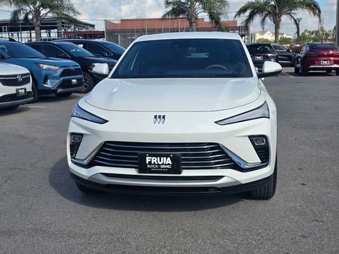 Used 2025 Buick Envista Preferred image 2