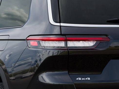 New 2026 Jeep Grand Cherokee L Laredo image 9