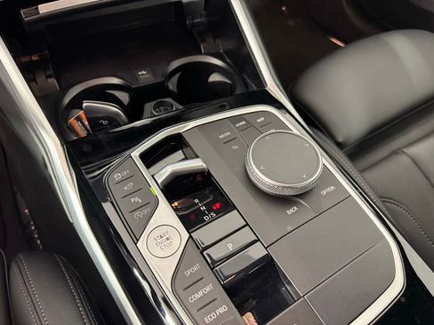 Used 2023 BMW 330i Sedan w/ Premium Package image 20