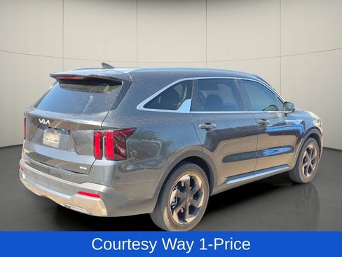 Used 2025 Kia Sorento EX AWD/4WD image 8
