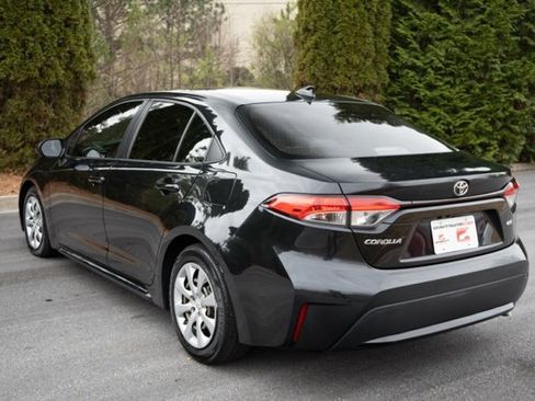 Used 2022 Toyota Corolla LE image 14