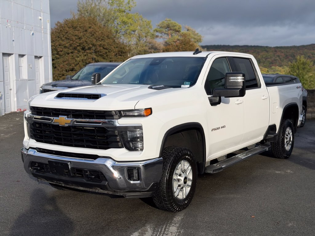 Used 2025 Chevrolet Silverado 2500 LT w/ Convenience Package AWD/4WD image 1