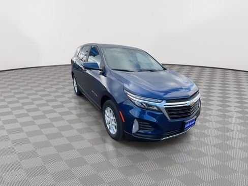 Used 2022 Chevrolet Equinox LT image 2