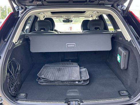 Certified 2023 Volvo XC60 T8 Ultimate w/ Climate Package AWD/4WD image 27