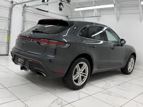 Certified 2025 Porsche Macan image 11