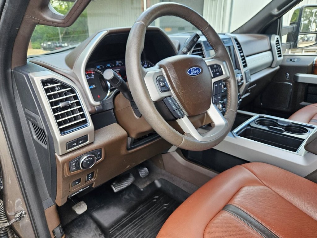 Used 2020 Ford F250 King Ranch w/ King Ranch Ultimate Package AWD/4WD image 18
