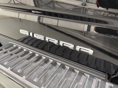 Used 2024 GMC Sierra 1500 Denali Ultimate image 9