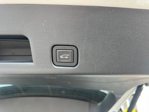 Used 2025 GMC Acadia Denali w/ LPO, Floor Liner Package AWD/4WD image 16