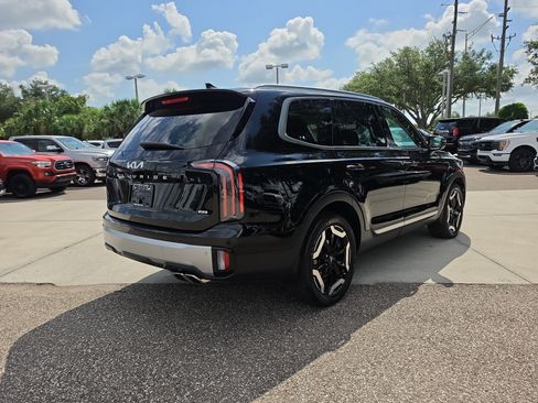 Certified 2023 Kia Telluride EX w/ EX Captain's Chair Package AWD/4WD image 8