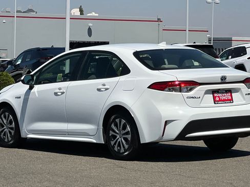 Used 2021 Toyota Corolla LE FWD image 7