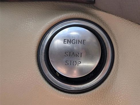 Used 2012 Mercedes-Benz GL 320 BlueTEC 4MATIC image 23