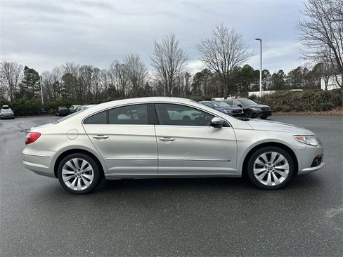 Used 2010 Volkswagen CC Sport image 6