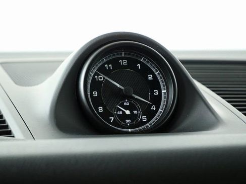 New 2026 Porsche Macan image 18