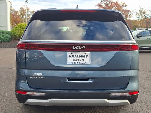 Certified 2023 Kia Carnival EX image 5