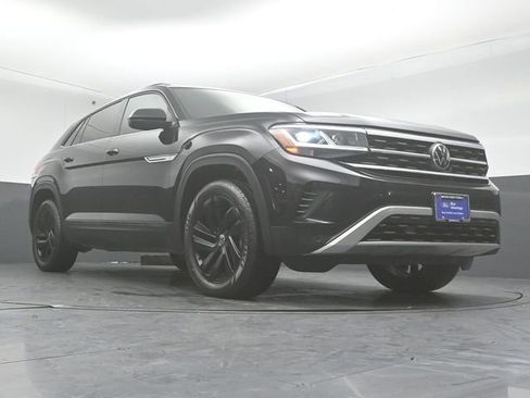 Used 2022 Volkswagen Atlas Cross Sport SE w/ Black Wheel Package image 36