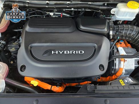 Used 2023 Chrysler Pacifica Limited FWD image 33