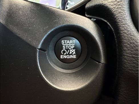 Used 2020 Jeep Compass Sport image 19