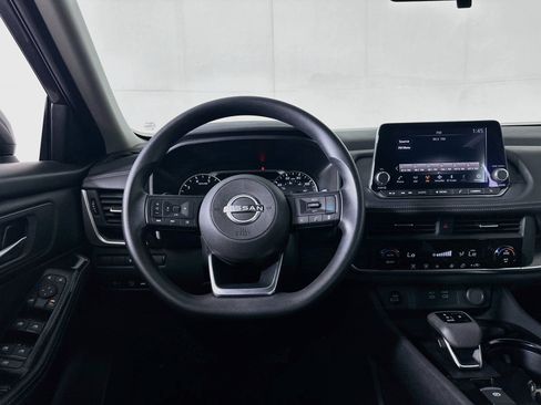 Used 2024 Nissan Rogue SV FWD image 17