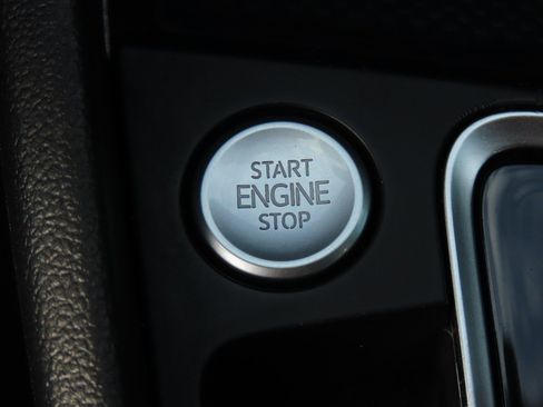 Used 2019 Volkswagen Jetta SE w/ Cold Weather Package image 26