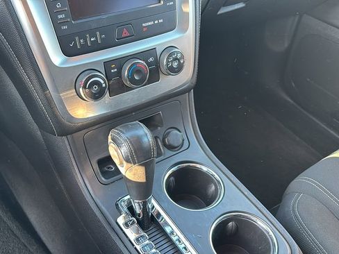 Used 2013 GMC Acadia SLE image 20