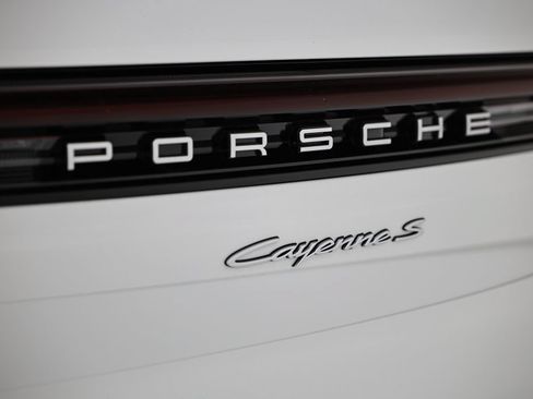 Certified 2025 Porsche Cayenne S AWD/4WD image 14