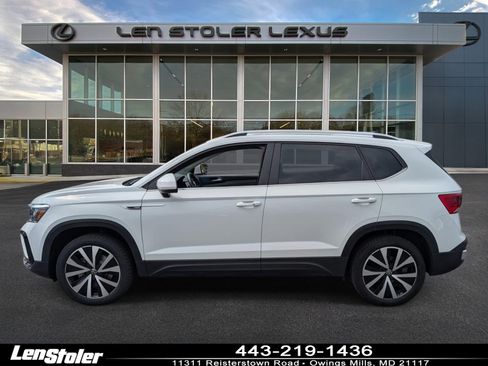Used 2024 Volkswagen Taos SE FWD image 6