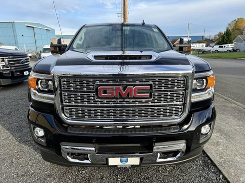 Used 2019 GMC Sierra 3500 Denali image 8